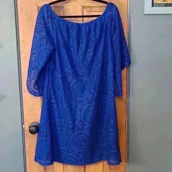 Navy Lace Dress - Picture 6 of 7
